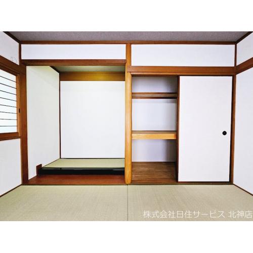 ■和室約8帖■和室はリビングと一体で使え、また、客間としても使えます■2面窓＋床の間＋収納力ある押入